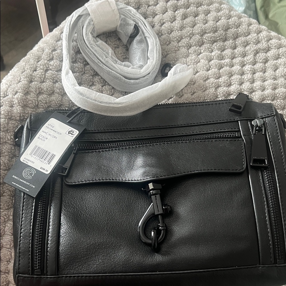 Black Leather woman  Bag Rebecca minkoff